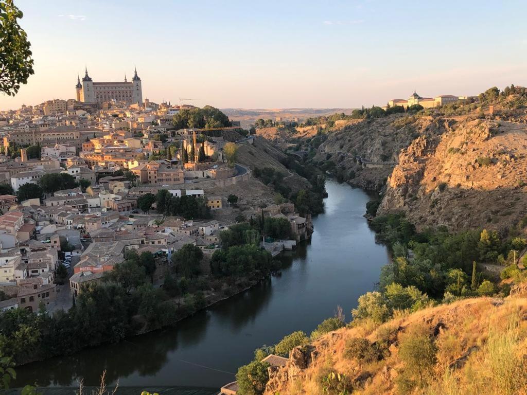 Toledo Ciudad De Las Tres Culturas , Un Lugar Para Disfrutar Todas Las Familias Con Sus Hijos " Desayuno Incluido" Villamiel de Toledo Esterno foto